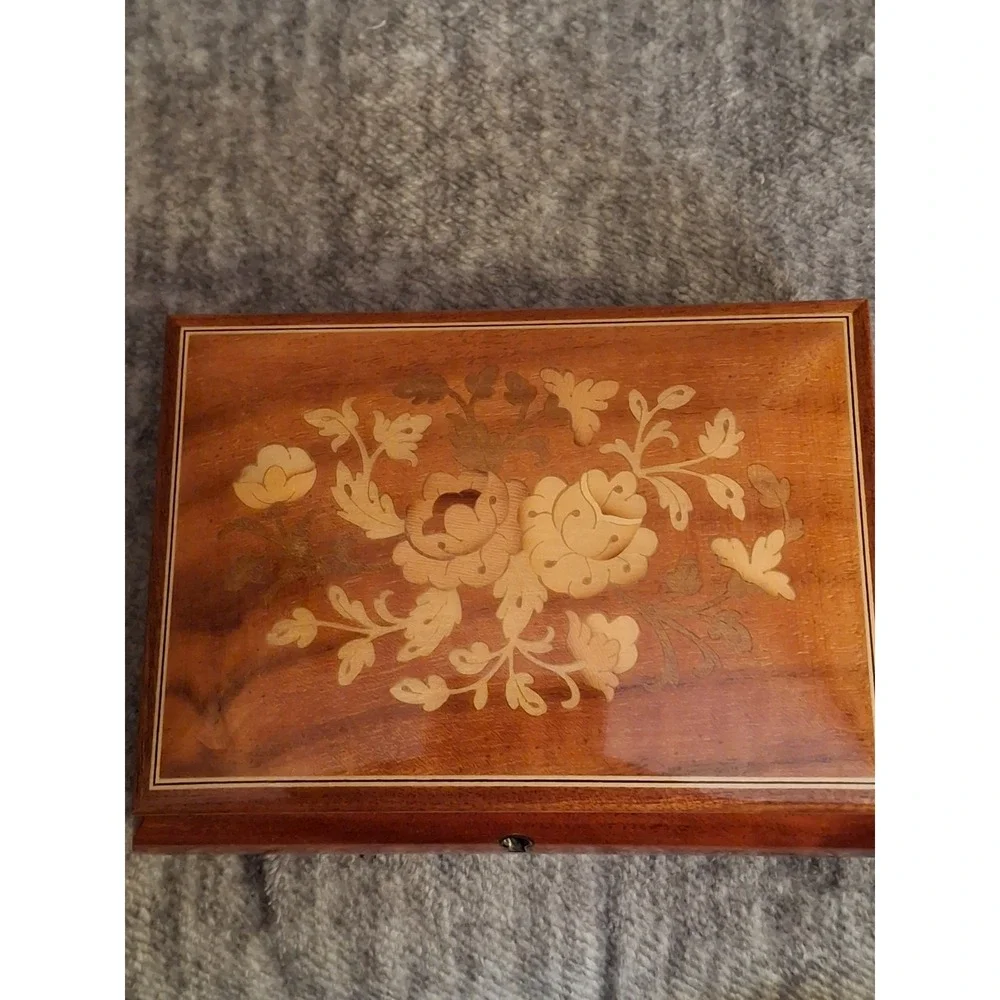 Italian Hand Crafted Inlaid Wood Reuge Swiss Jewelry Musical Box Plays Edelweiss